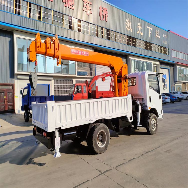 唐山市三轮随车吊定制 农用改装机自备吊中瑞长期出售