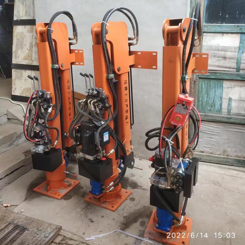 唐山市重汽蓝牌随车吊 3.2吨 国六动力强 液压驱动 农用自卸起重机